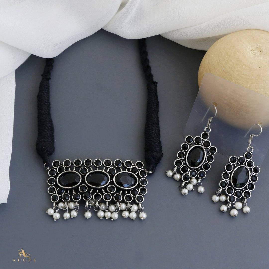 Nuva Choker With Earring