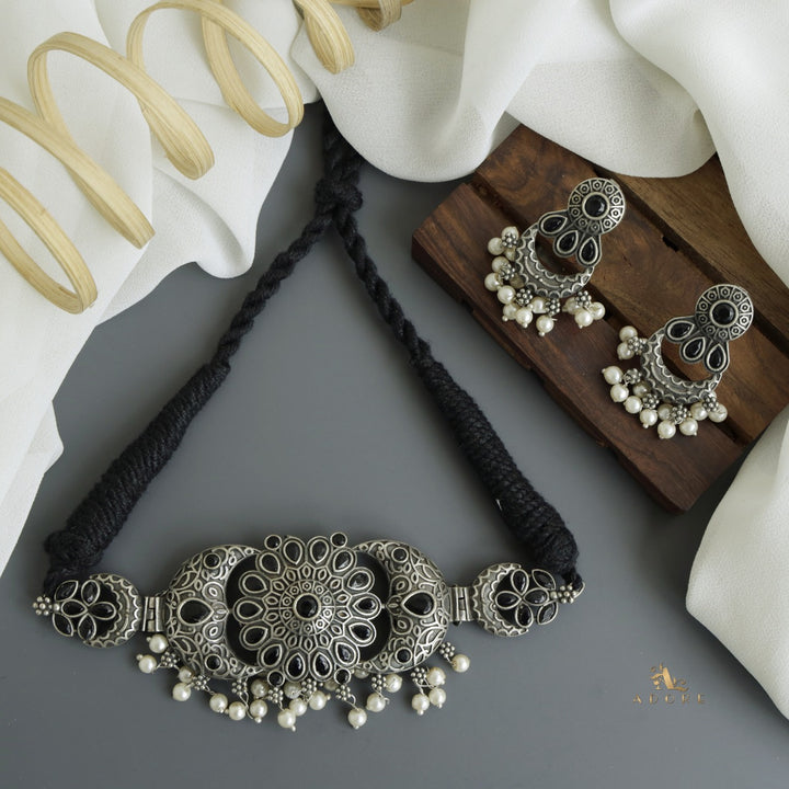 Gaurangi Choker With Earring