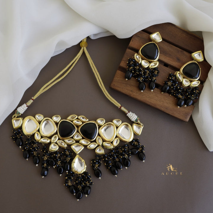 Mehanaz Kundan Choker With Earring