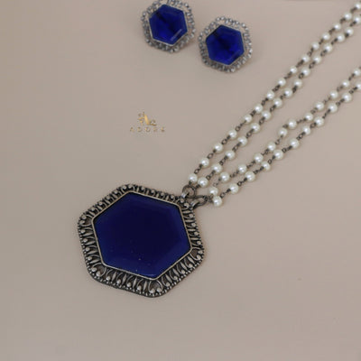 Ogima Hexagon Neckpiece With Stud