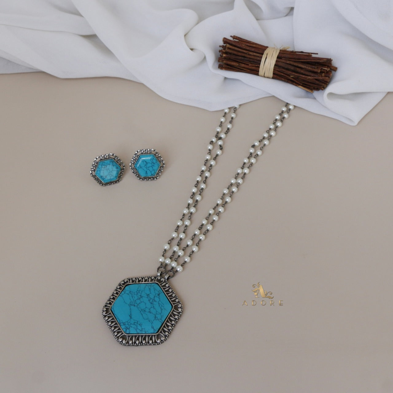 Ogima Hexagon Neckpiece With Stud