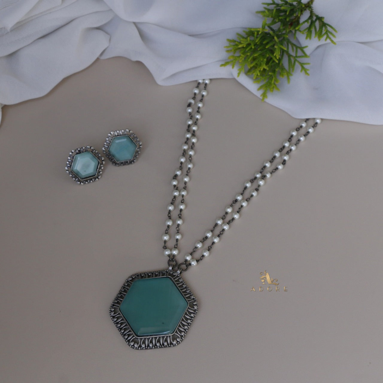 Ogima Hexagon Neckpiece With Stud