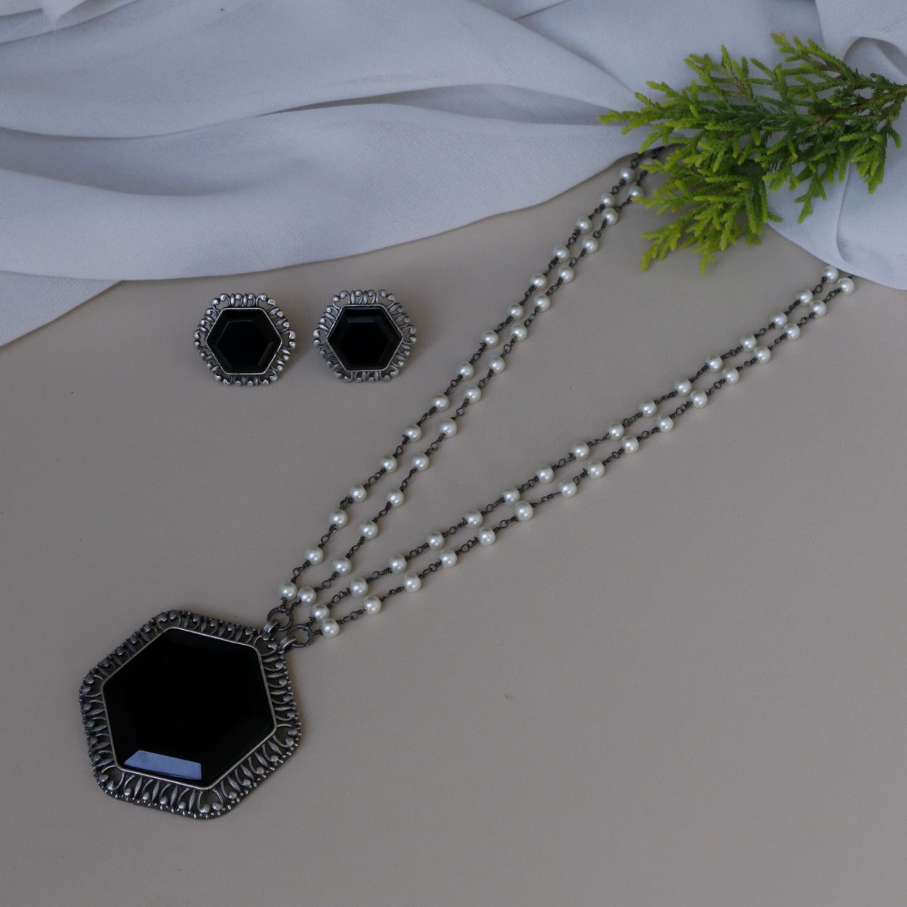 Ogima Hexagon Neckpiece With Stud