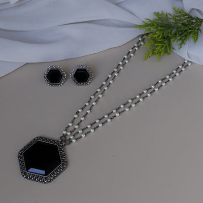 Ogima Hexagon Neckpiece With Stud