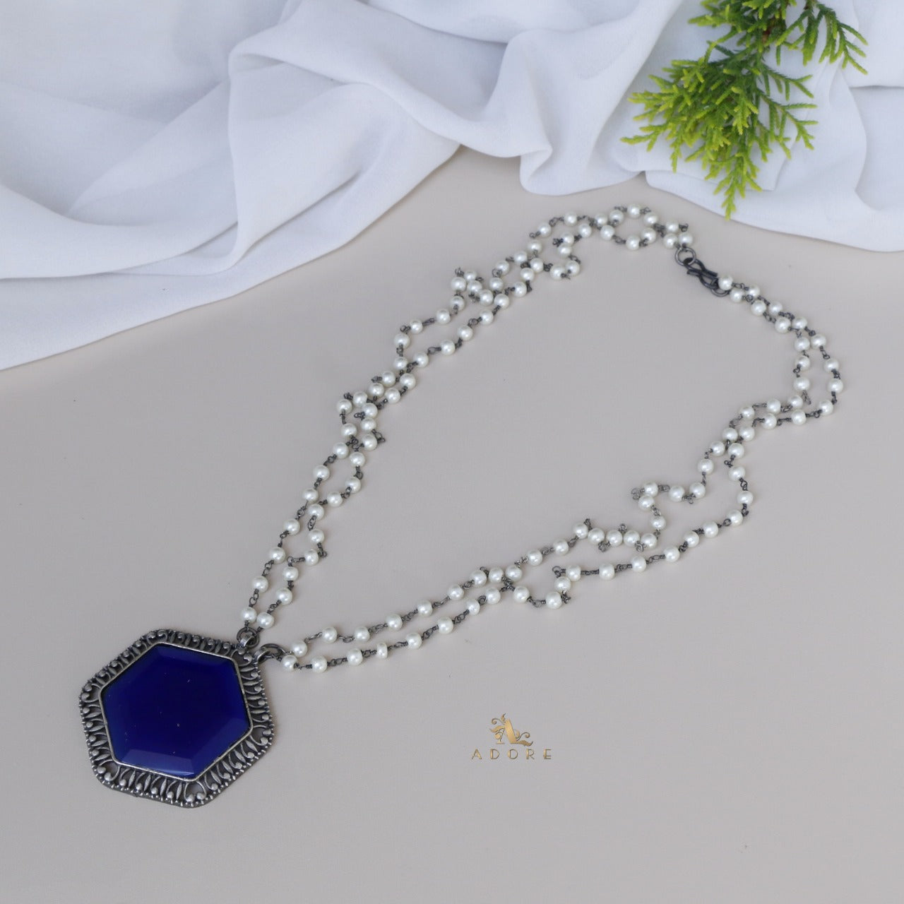 Ogima Hexagon Neckpiece With Stud