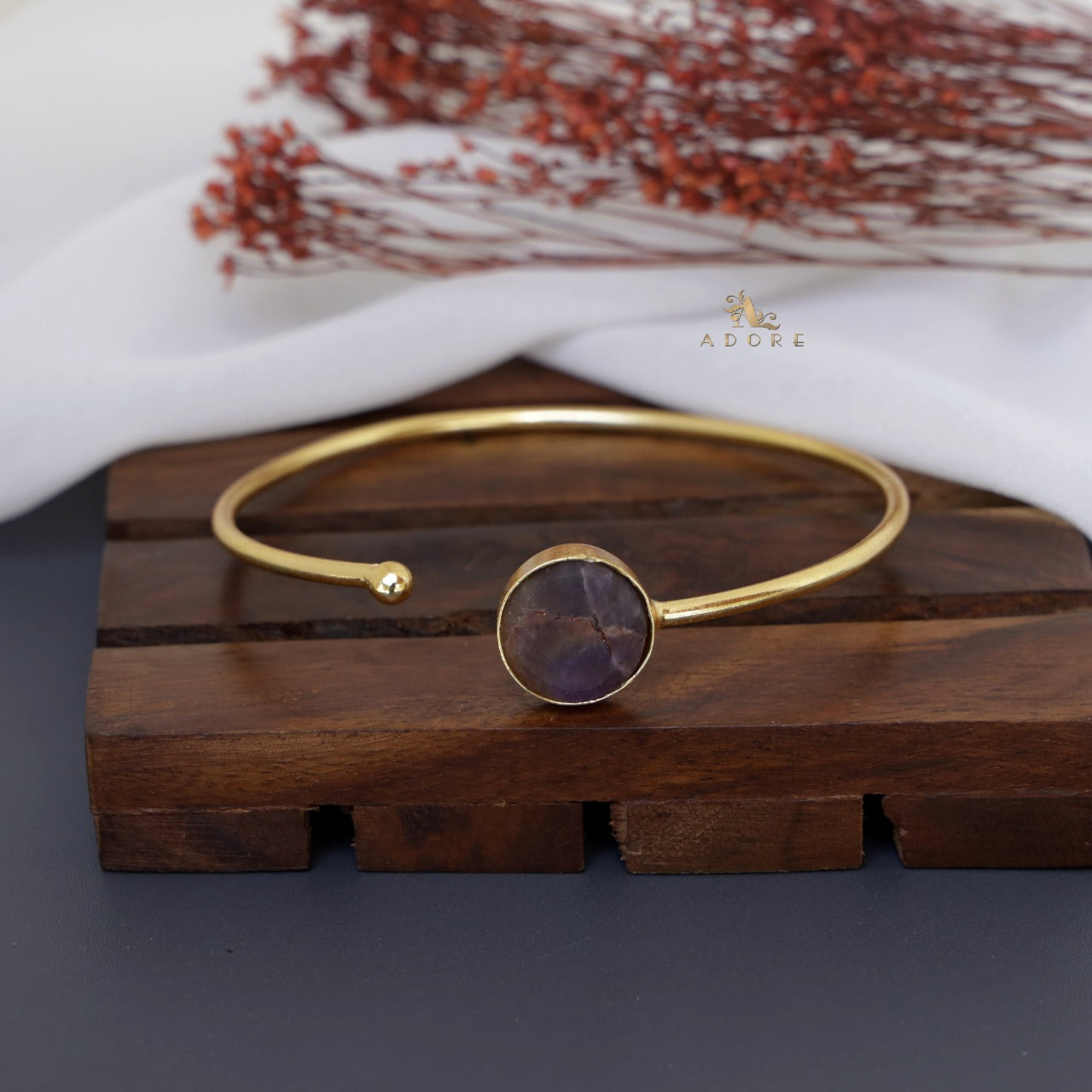 Ainoha Front Open Bangle