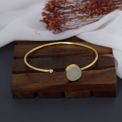 Ainoha Front Open Bangle