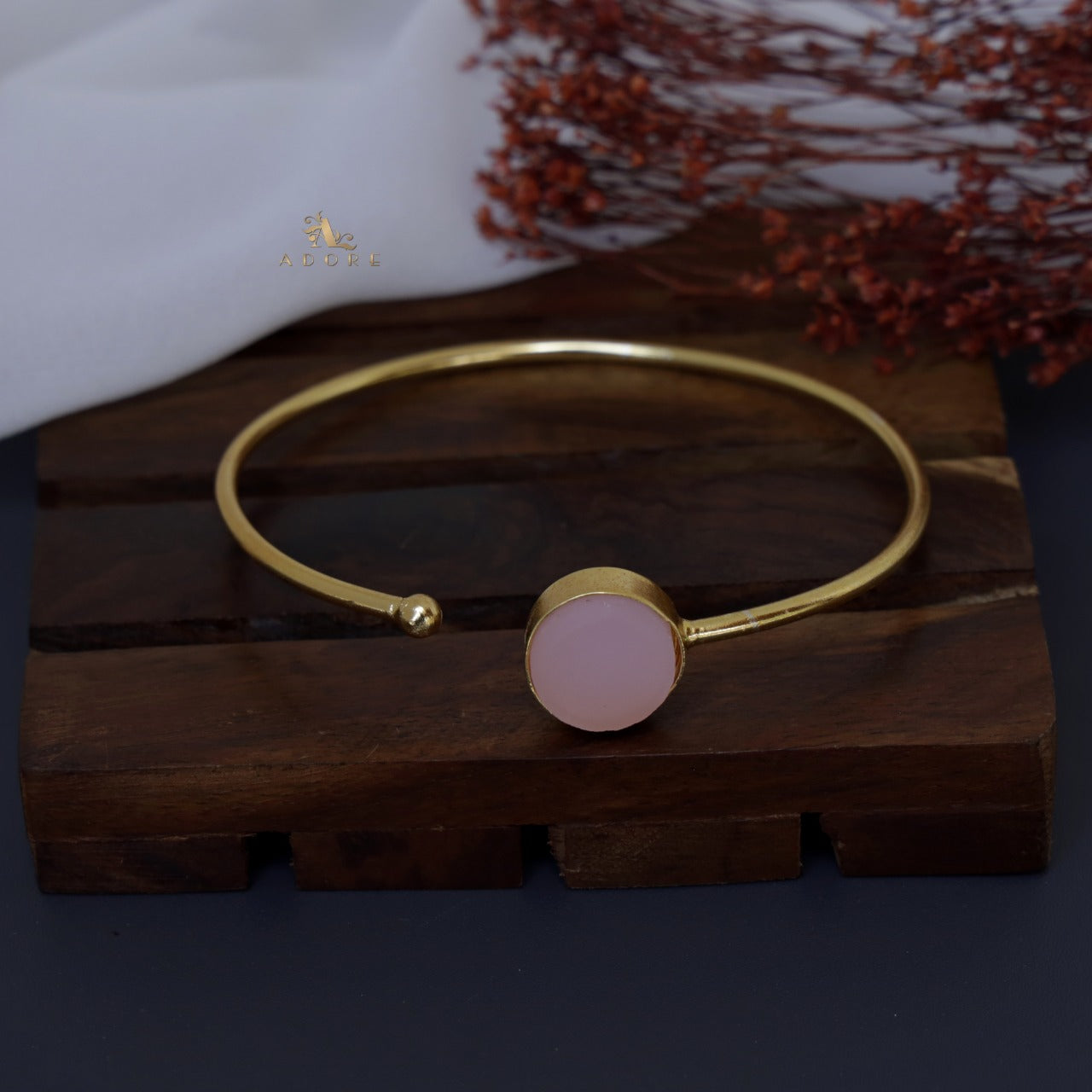 Ainoha Front Open Bangle