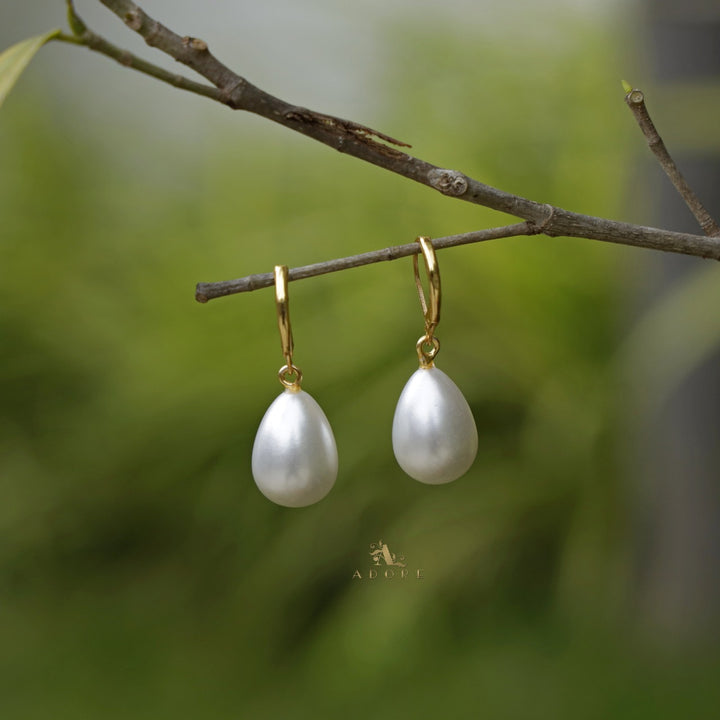 Novalta Pearl Earring