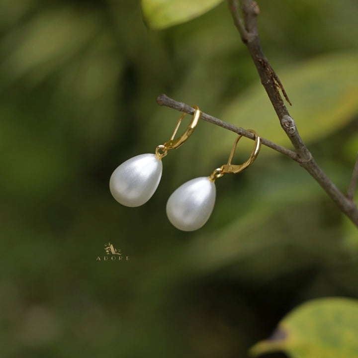 Novalta Pearl Earring