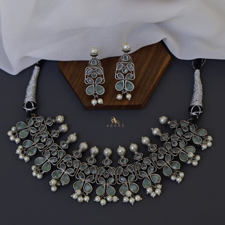 Ruthina Neckpiece With Earring
