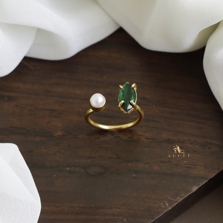Toivo Glossy With Pearl Ring