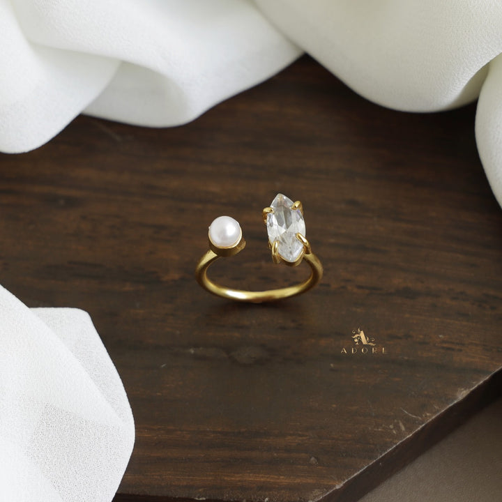 Toivo Glossy With Pearl Ring