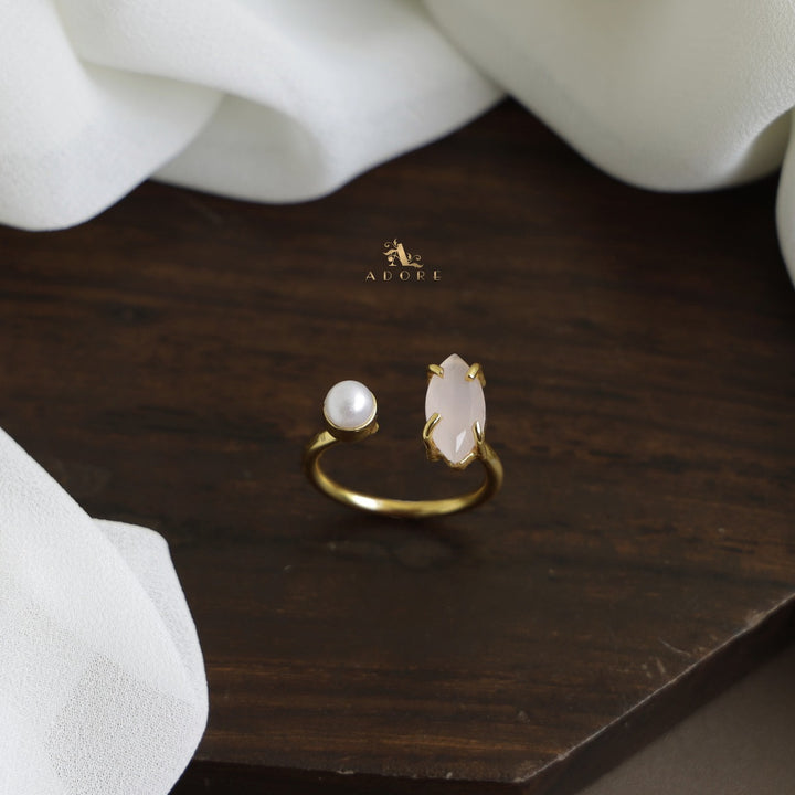 Toivo Glossy With Pearl Ring