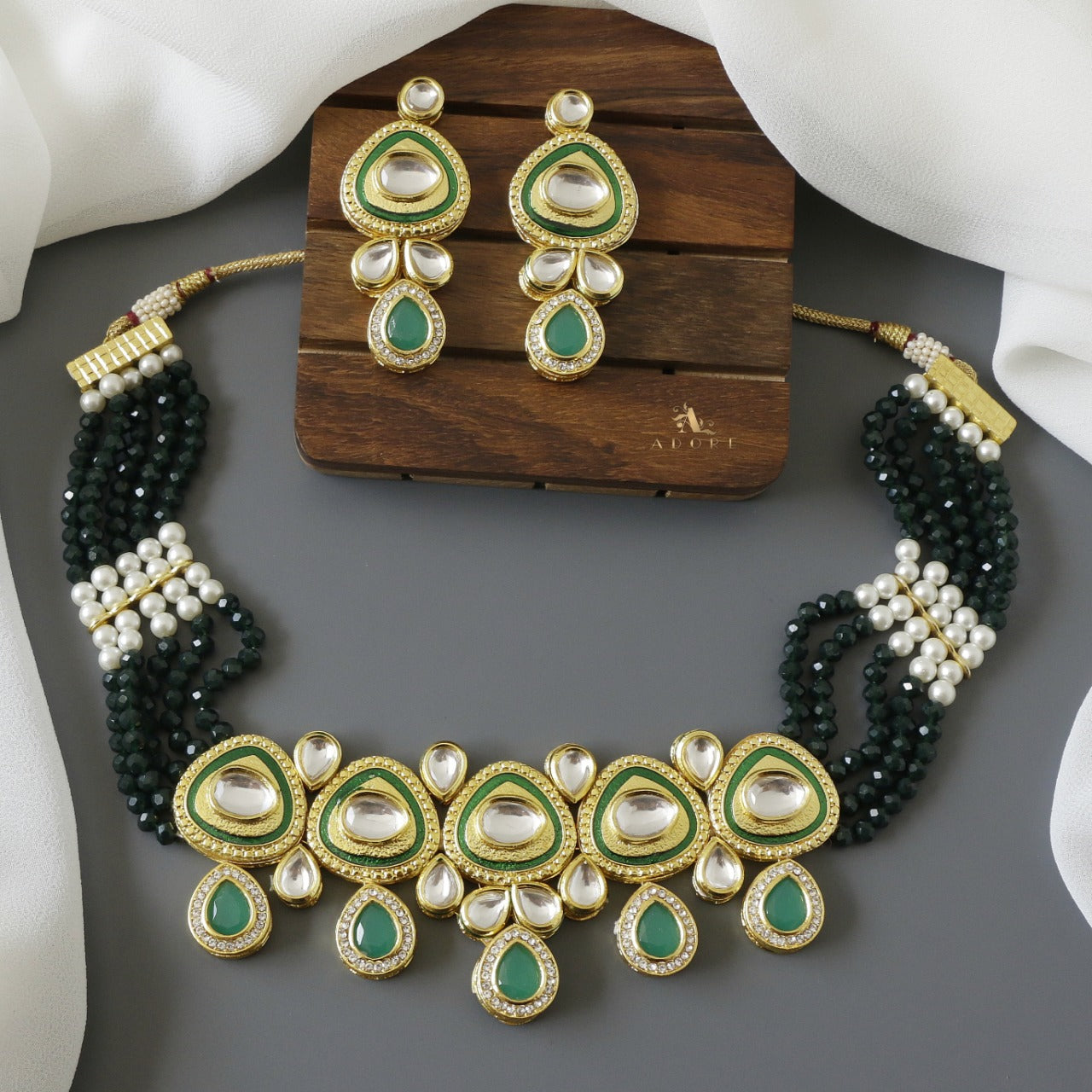 Neima Onyx Kundan Choker With Earring