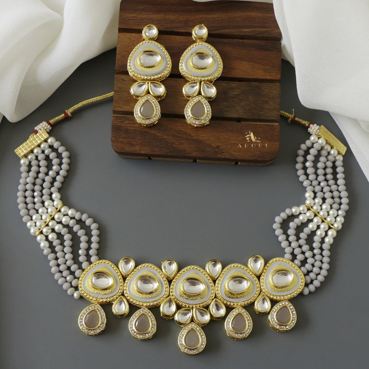 Neima Onyx Kundan Choker With Earring