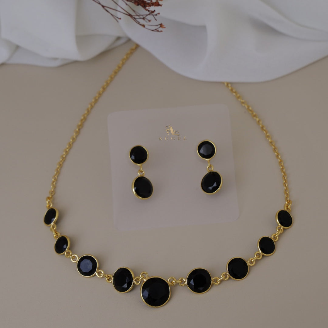 Freya Round Glossy Neckpiece With Earring