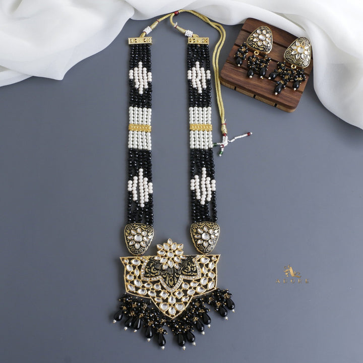 Shivangi Onyx  Kundan Neckpiece With Earring