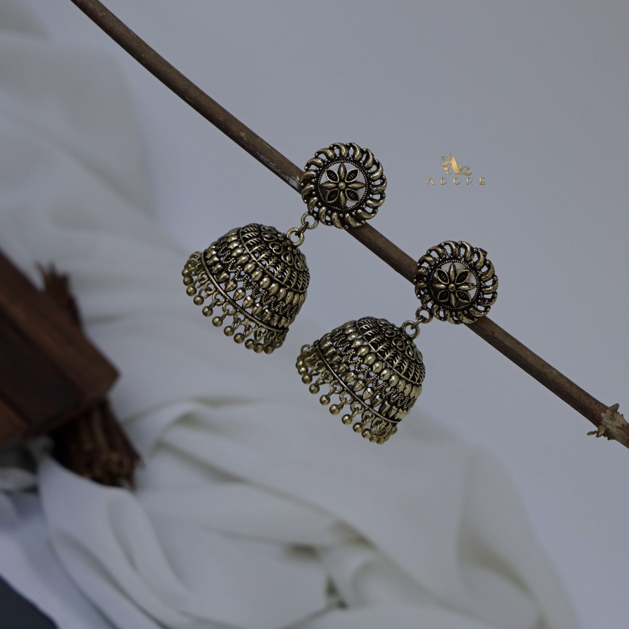 Nivedhitha Jhumka