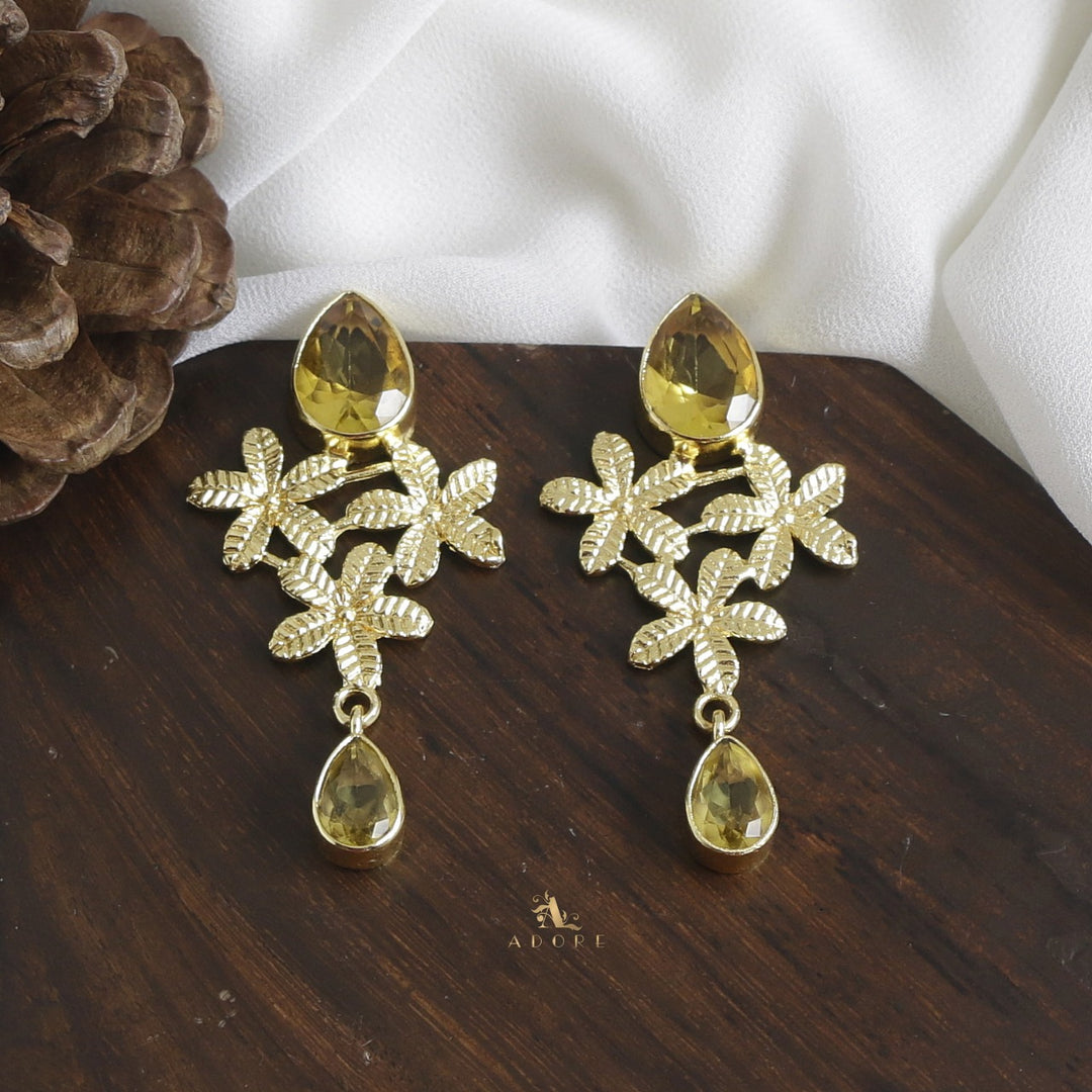 Rupasi Tri Flower Glossy Earring