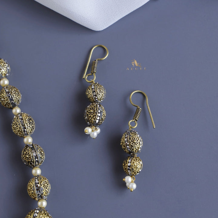 Satiya Ball Neckpiece With Earring