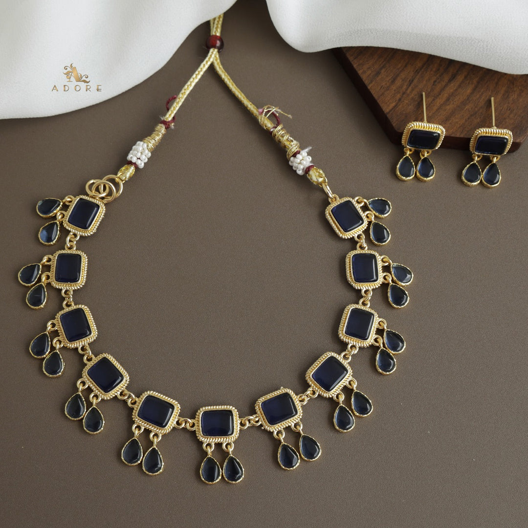 Firouz Glossy Short Neckpiece With Earring