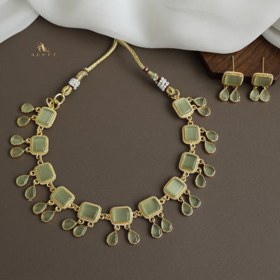 Firouz Glossy Short Neckpiece With Earring