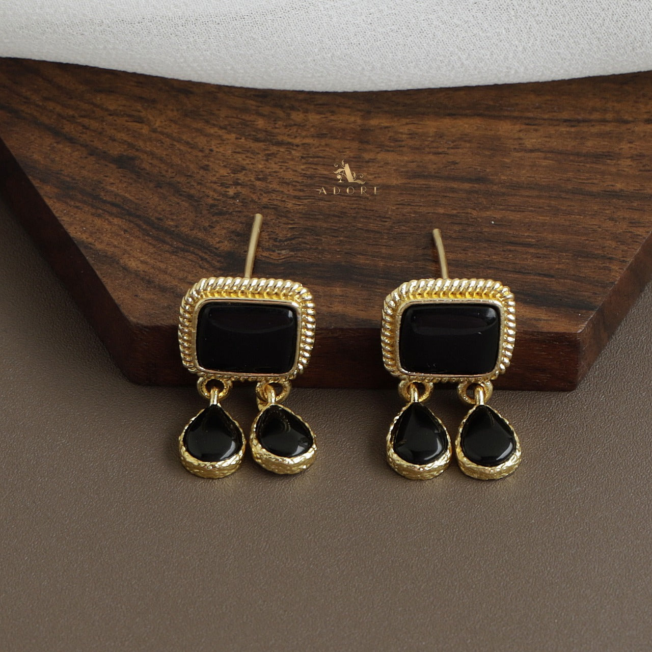 Firouz Glossy Short Neckpiece With Earring