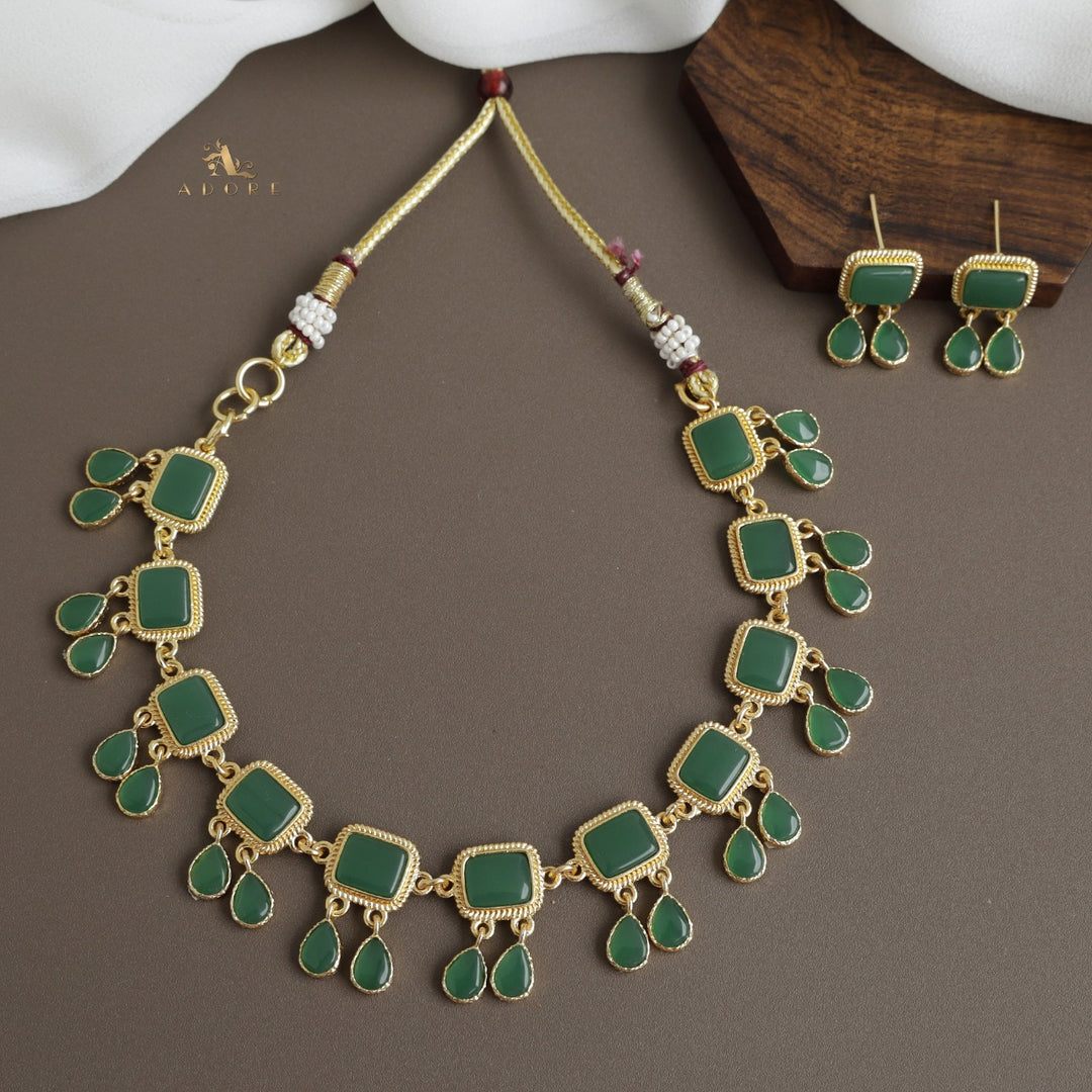 Firouz Glossy Short Neckpiece With Earring