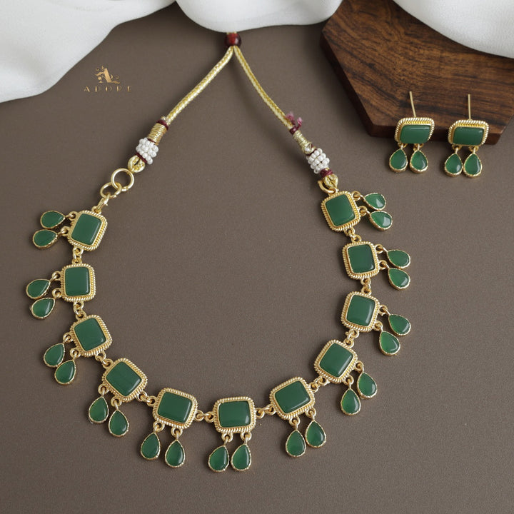 Firouz Glossy Short Neckpiece With Earring
