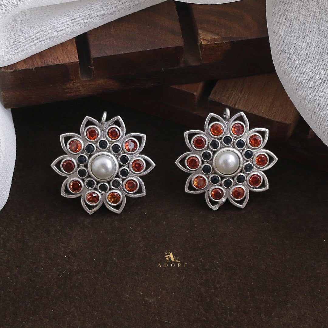 Larvia Flower Earring