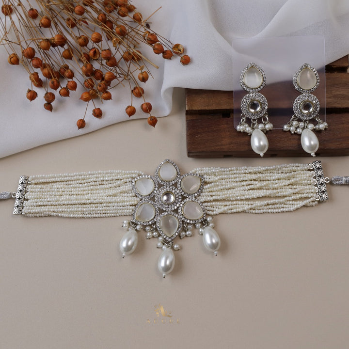 Sanyam Kundan Choker With Earring