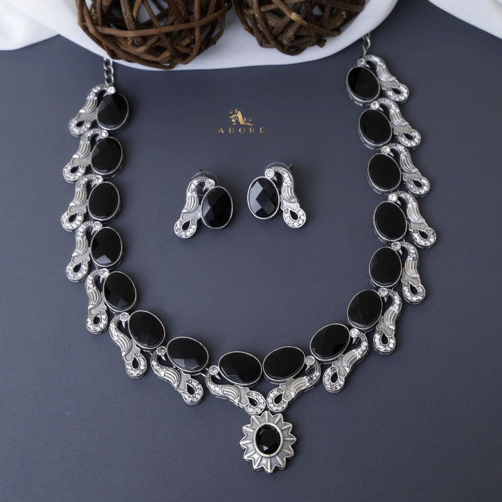 Hismena Neckpiece With Earring