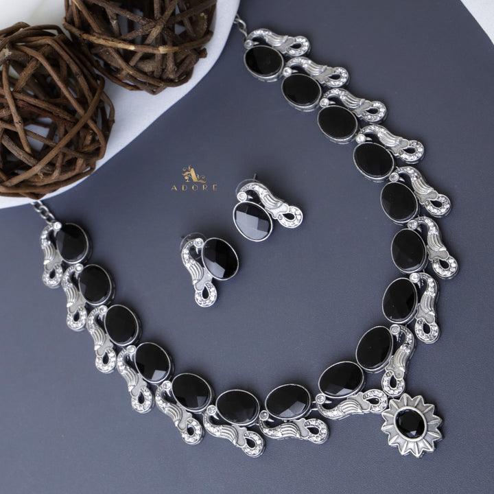Hismena Neckpiece With Earring