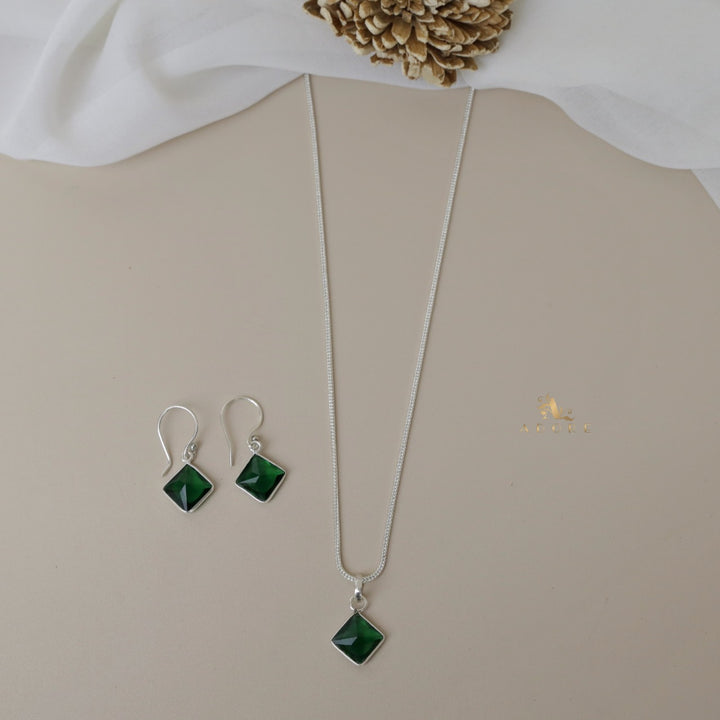 Riga Glossy Diamond Drop Neckpiece With Earring