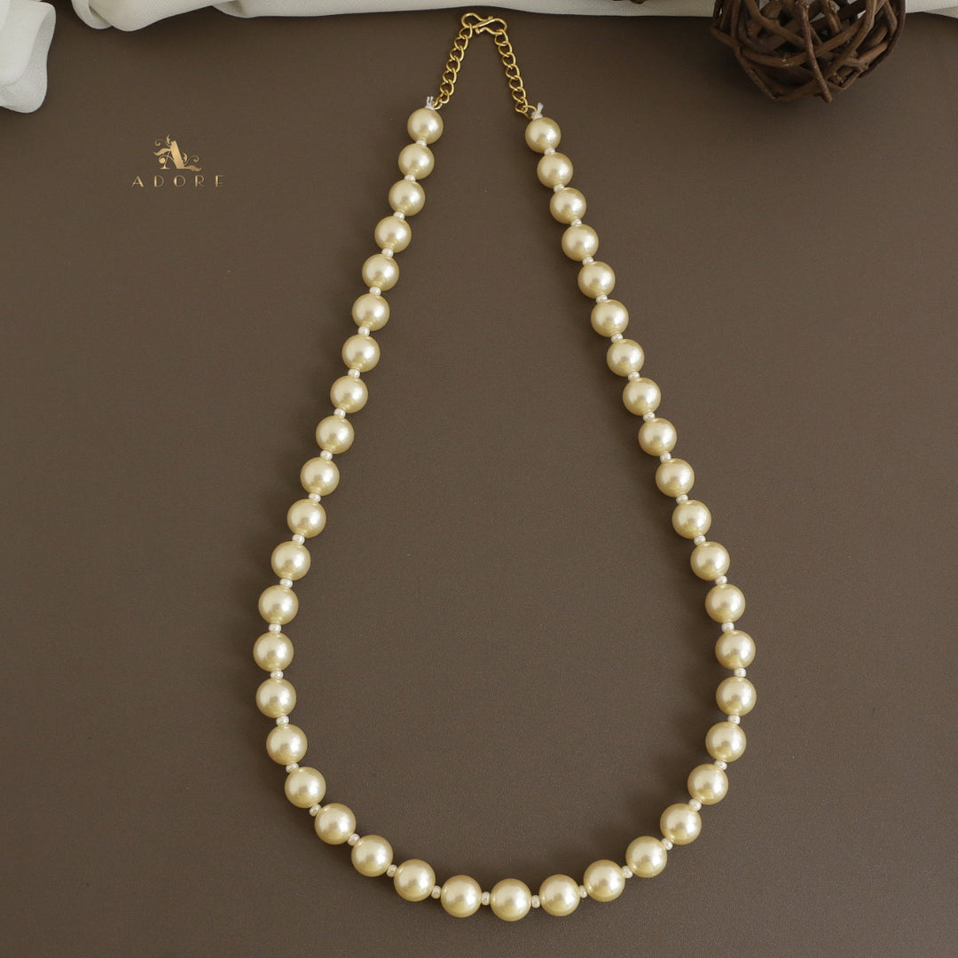 Venisha One Layer Pearl Neckpiece