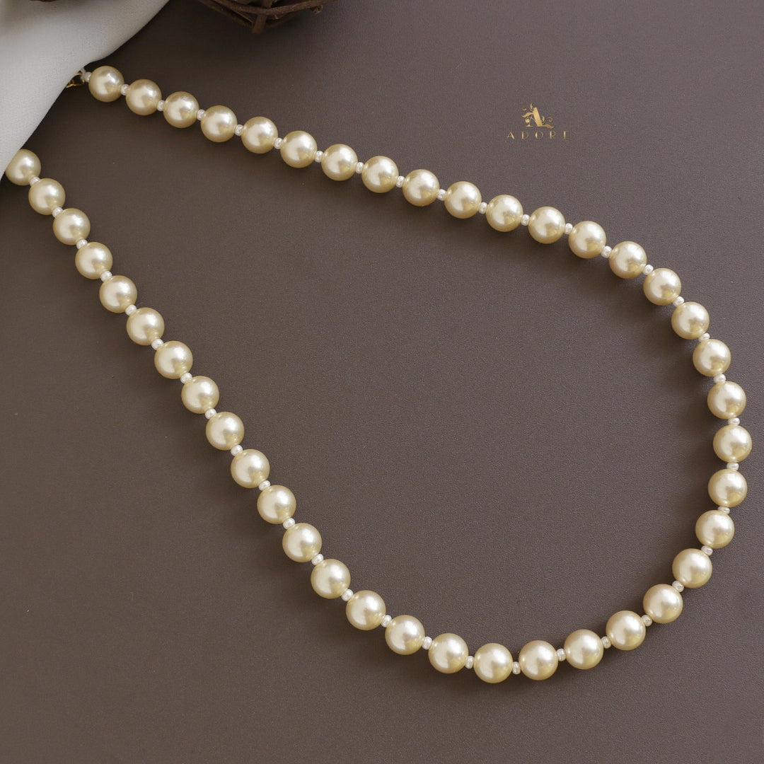 Venisha One Layer Pearl Neckpiece