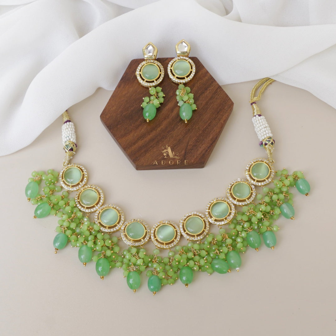 Sakshi  Kundan Neckpiece With Earring