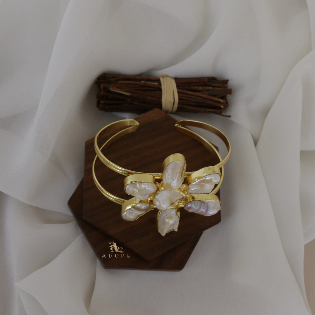 Niyara Flower Baroque Bangle