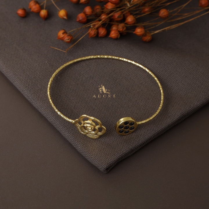 Tiserin Textured Flower Bangle