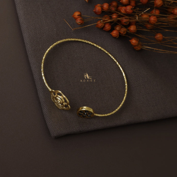 Tiserin Textured Flower Bangle