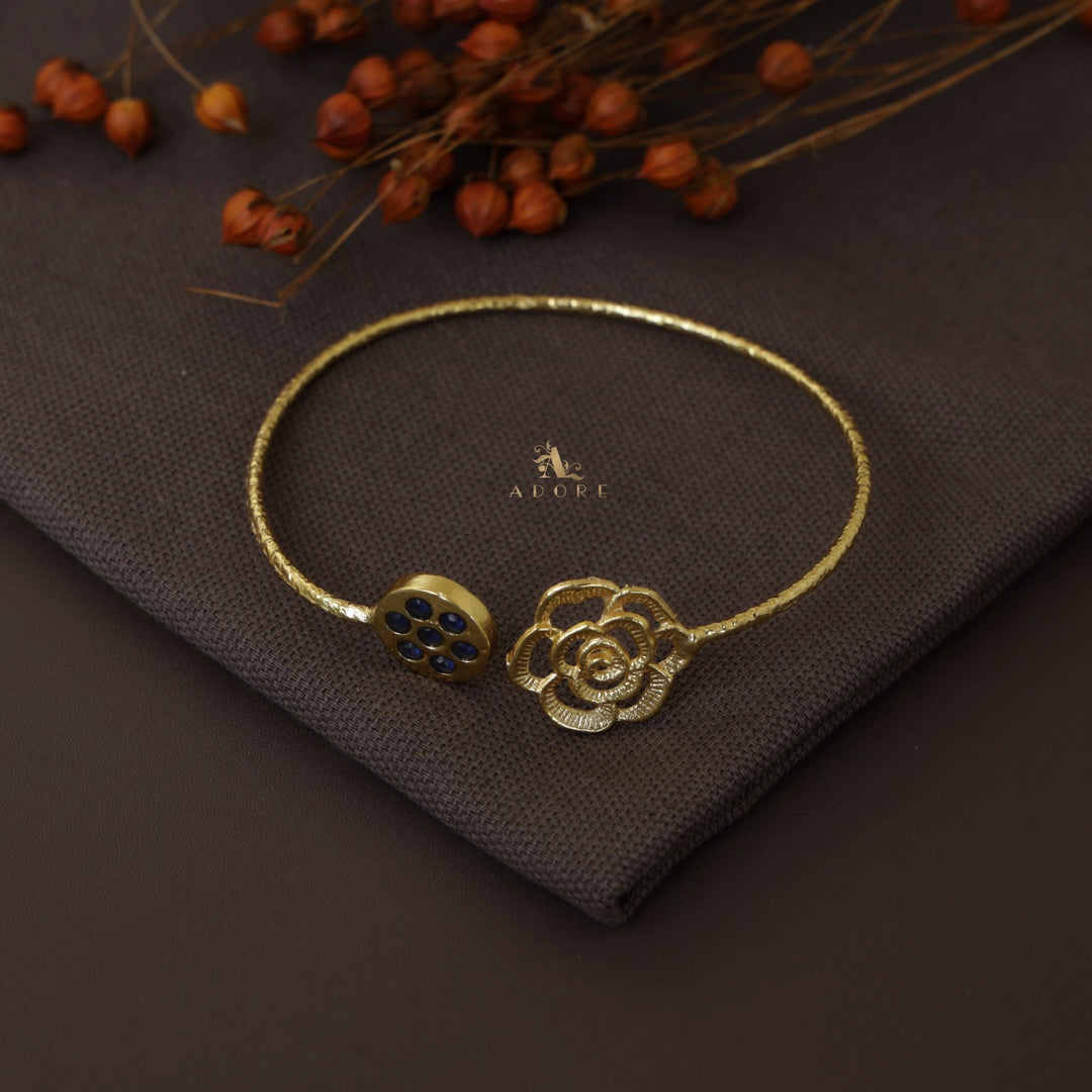 Tiserin Textured Flower Bangle
