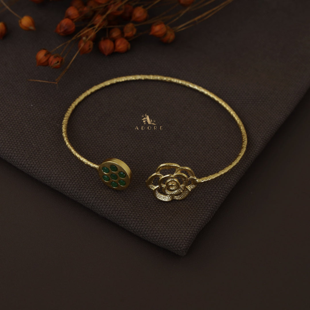 Tiserin Textured Flower Bangle