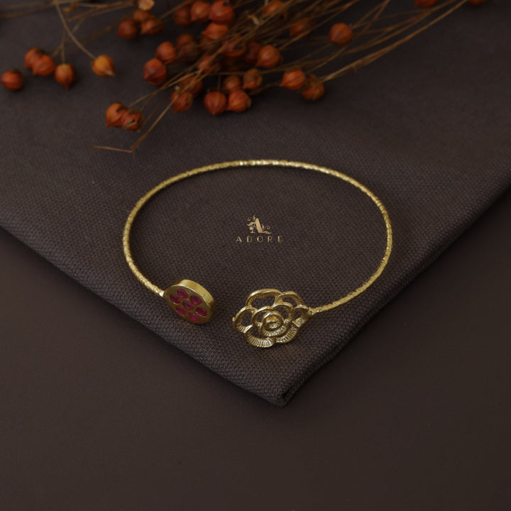Tiserin Textured Flower Bangle