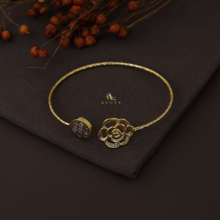 Tiserin Textured Flower Bangle
