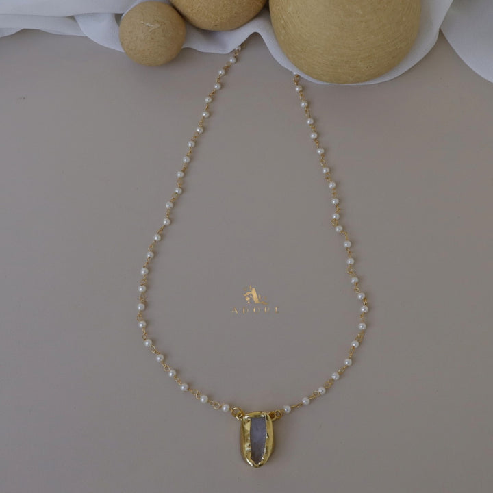 Nasmiya Raw Stone Neckpiece
