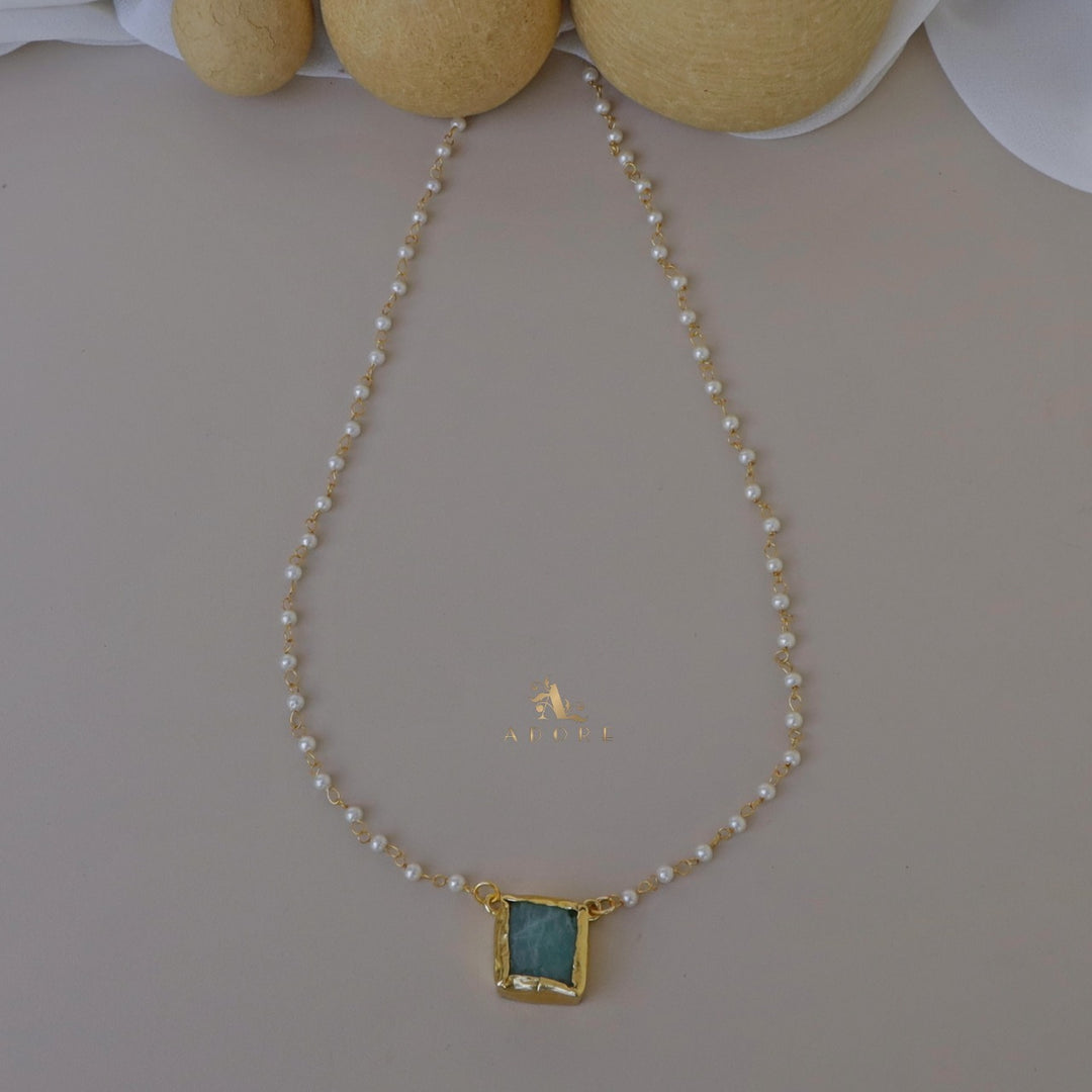 Nasmiya Raw Stone Neckpiece