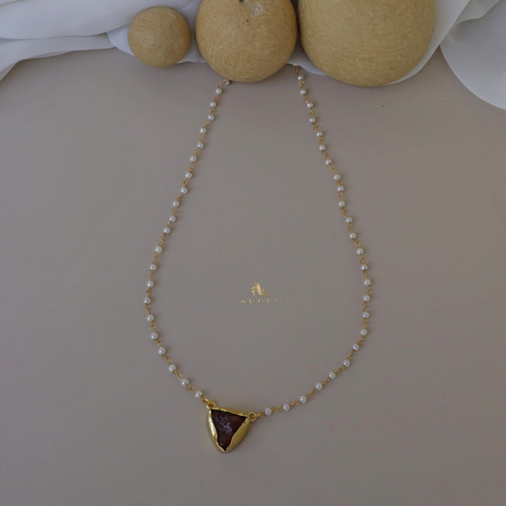 Nasmiya Raw Stone Neckpiece