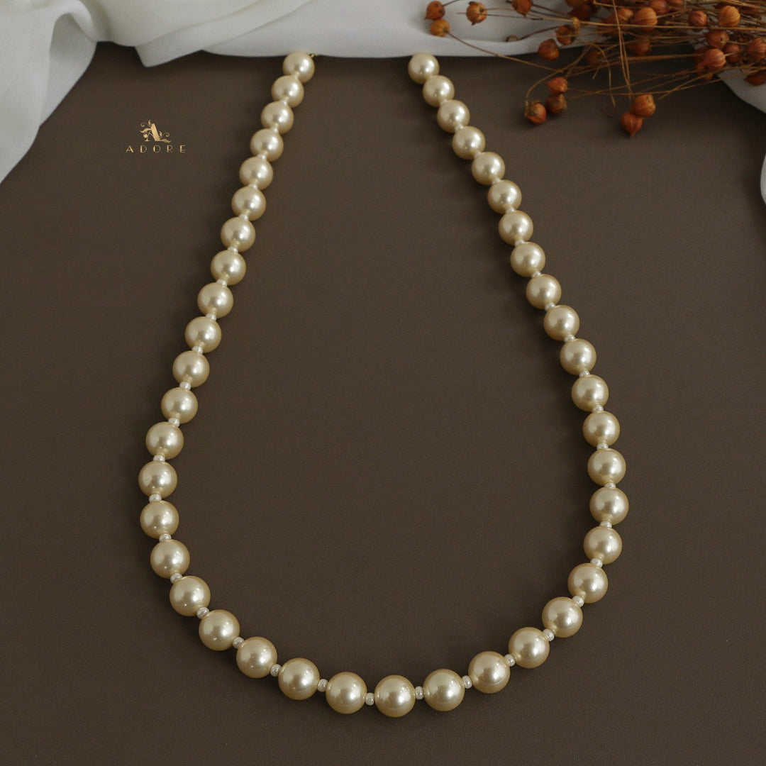 Venisha One Layer Pearl Neckpiece