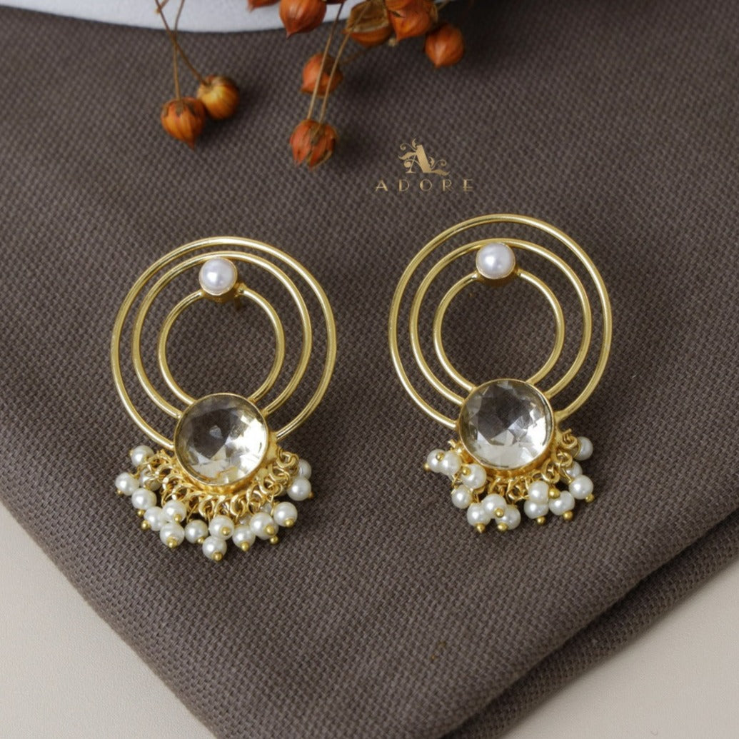 Elviya Glossy Cluster Pearl Earring